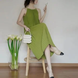 Elegant Green Pleated Sleeveless Maxi Dress For Summer Vacation Dinner